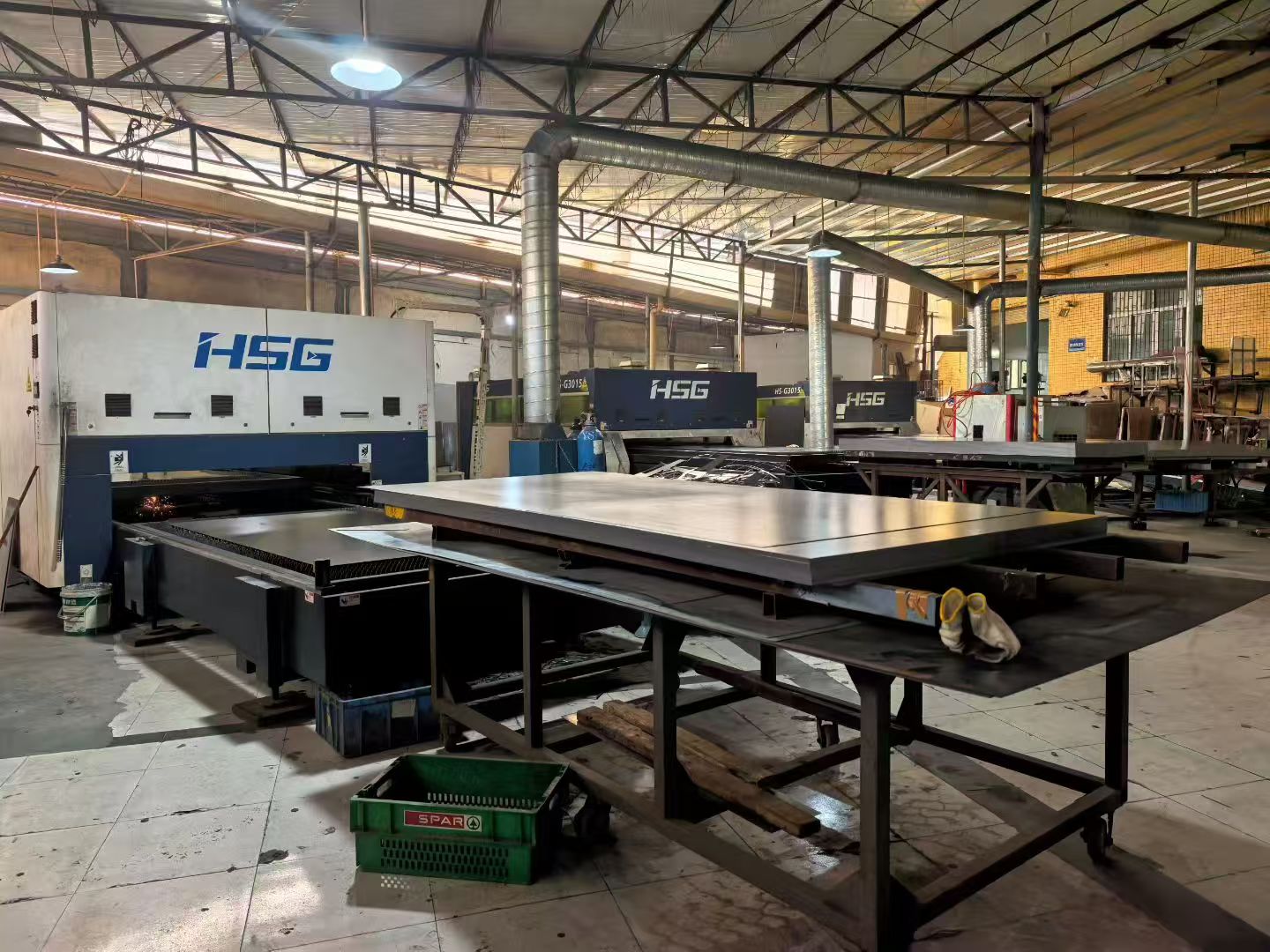 Laser cutting equipment in Colorful Fun Game factory